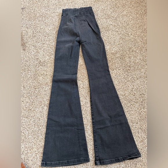 Women’s We The Free Jayde Flare Jeans - Picture 2 of 4